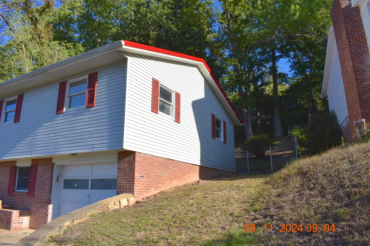 Photo of 106-azalea-dr-elkview-wv-25071