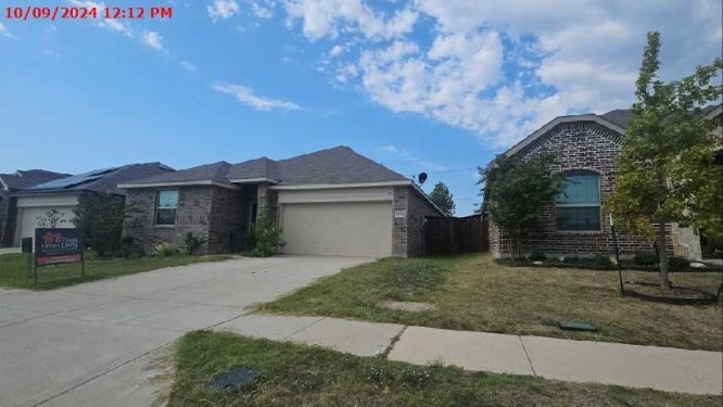 Photo of 3321-riverside-drive-aubrey-tx-76227