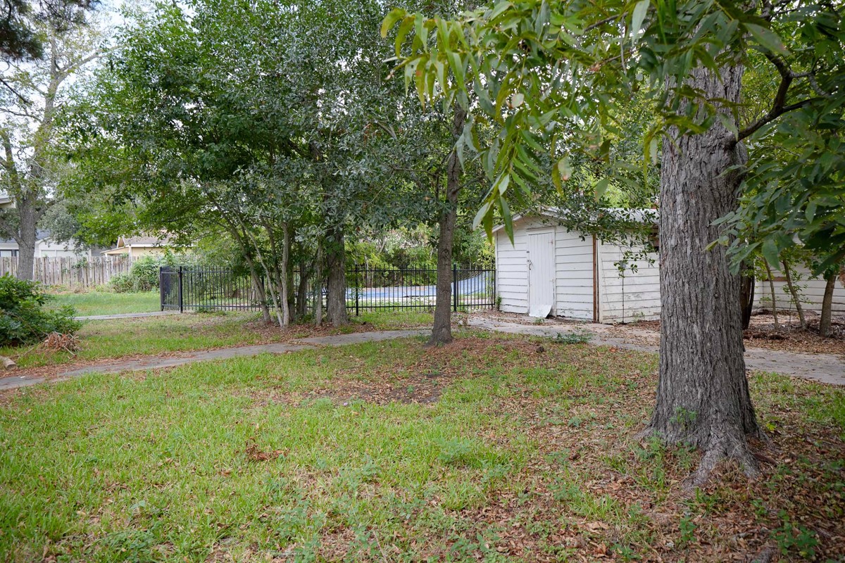 Photo of 663-schneider-street-giddings-tx-78942