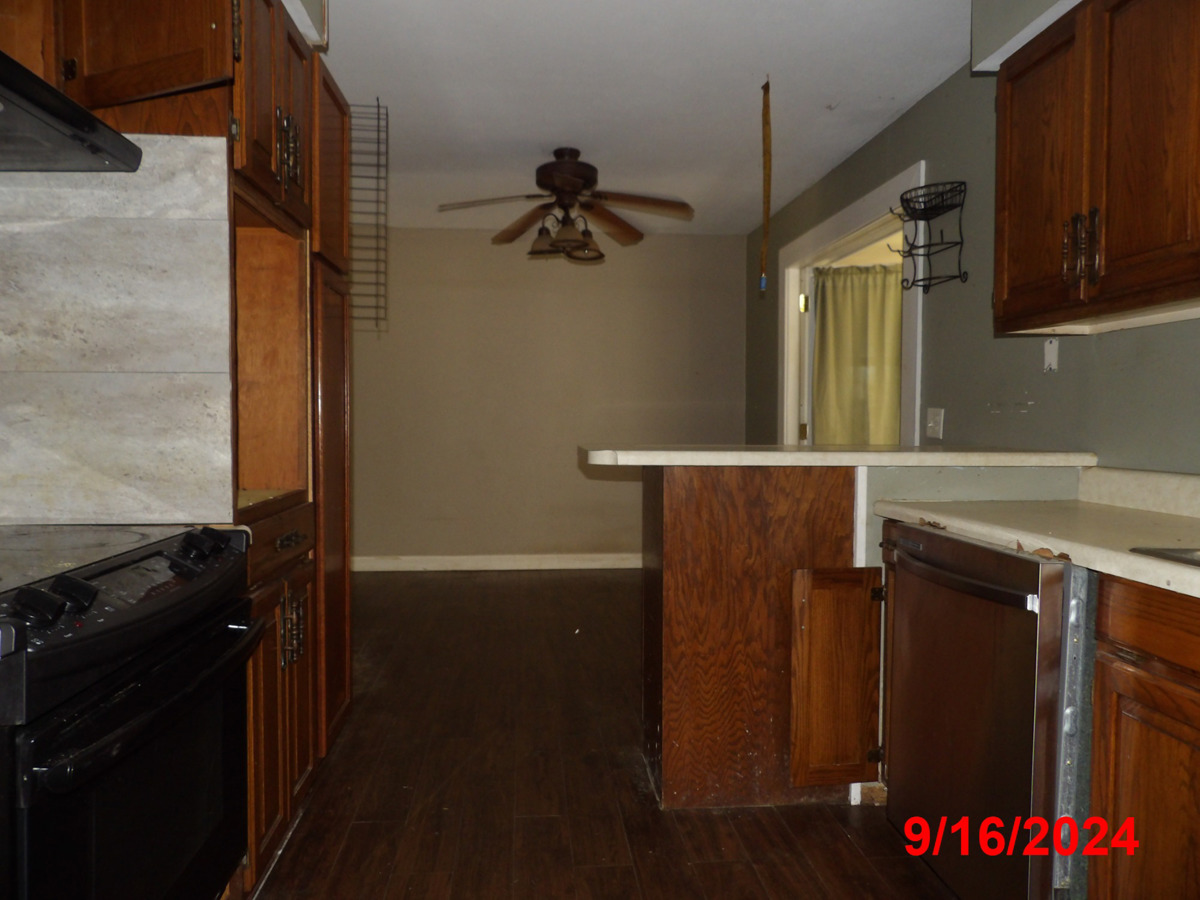 Photo of 7130-glenmore-dr-lambertville-mi-48144