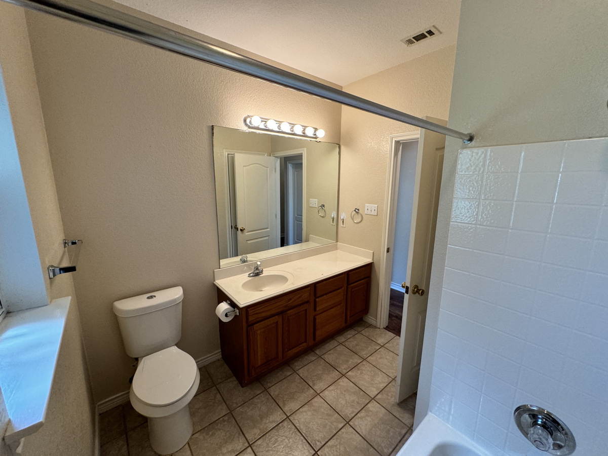 Photo of 7103-treaty-oaks-blvd-granbury-tx-76048