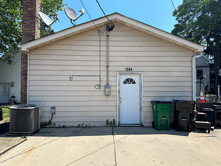 Photo of 1604e-avenue-berwyn-il-60402