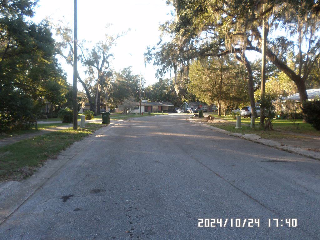 Photo of 1328-cambridge-dr-leesburg-fl-34748