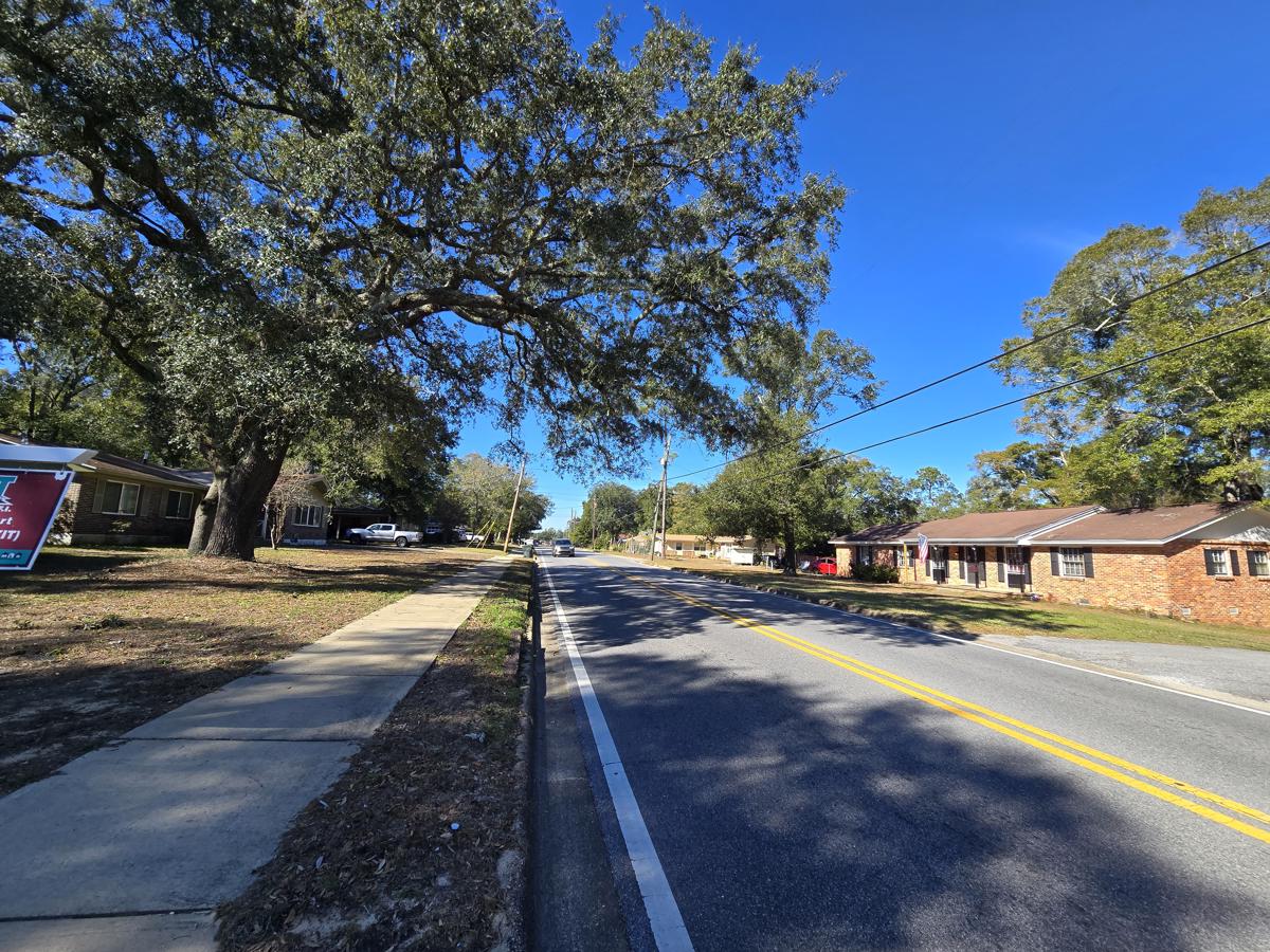 Photo of 6445-berryhill-rd-milton-fl-32570