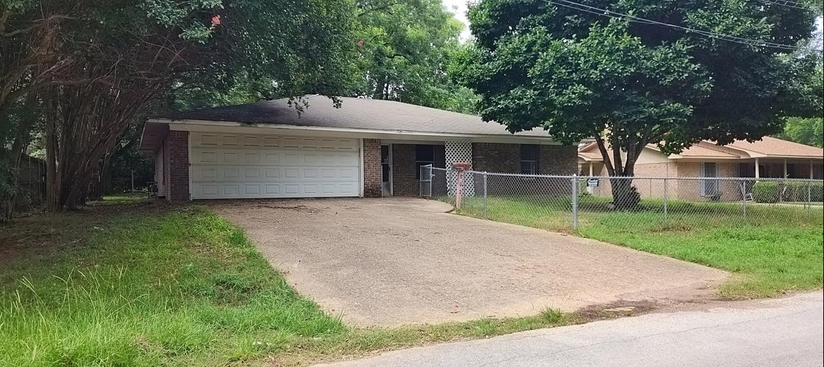 Photo of 802e-terrell-ave-crockett-tx-75835